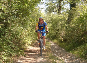 Mountain biking trips along Tiber River